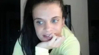 Amateur webcam babe showing her sexual goods