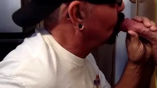 Cockhungry gloryhole DILF sucks penis