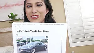 Brunette Penelope Woods enjoys while her puss is being licked