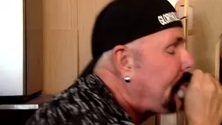 Gloryhole cum loving DILF sucks rod