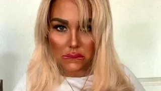 Big boobs webcam slut toys her asshole