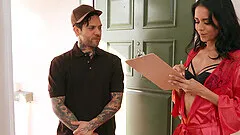 Tattooed delivery dude slides his cock in wet pussy of Latina Abby