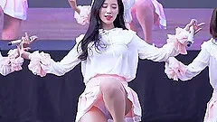 Korean beauties dance