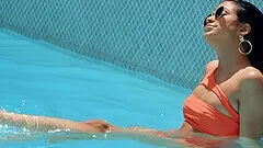 Pussy licking in the public pool with Veronica Rodriguez & Honey Gold