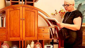 Older married lesbos fingering - Morgana Muses & Cassandra Sie