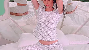 Homemade video of amateur Atenas Andrade pleasuring her cravings