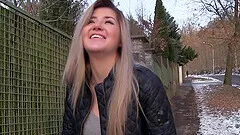 After a blowjob Lee Anne sits on a stranger's hard cock in the car