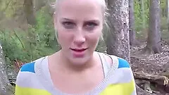 Glücklicher Geck Met Blonde in Woods und Got Nizza Blowjob