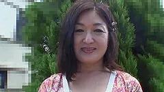 horny milf Chiyo Yamabe prepares her pussy with fingers before sex toy