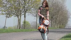 blowjob by the car is something that Kizzy Sixx adores with a stranger