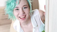 Punk teen babe Alice Klay opens wide for a huge cumshot