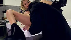 Blonde teen whore Riley Star pounded and gets a huge facial