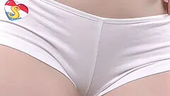 Pale amateur solo teen model Lisa L strips and stuffs her pussy