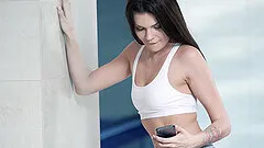 Well built sporty brunette Verona Sky ass fucked in the gym