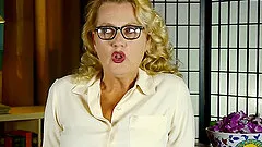 Nerdy blonde mature MILF Dalbin fingers her pussy in stockings