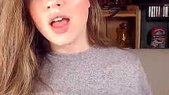 Super hot and elegant babe show her beautiful assets on cam