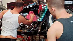 Teen gay dude swallows cum from his boyfriend in a garage