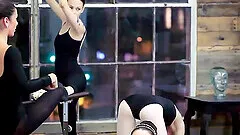 Lovely dancer Ashley Stone and Jenna Ross pussy licks after class