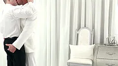 Hung muscle daddy barebacks his twink