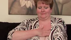 Lady Fabz is a naughty granny who loves making her cunt wet