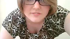 Amateur Chubby Webcam Girl in red panties