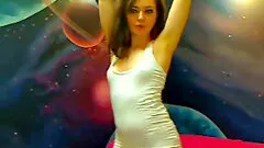 Russian stunner's sexy webcam dance