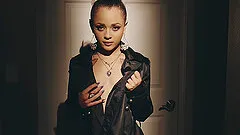 Petite Holly Hendrix shows off her cock riding skills to a man