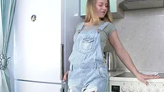 Jenny Manson shading attire then drilling pussy using toy