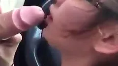 Amateur couple makes a stop so she could suck him in the car