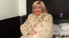 Monieka S loves making her pussy wet before sucking a dick