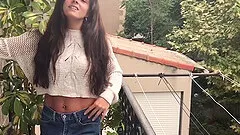 Jessy gives a quick afternoon blowjob that ends in a massive creamy facial.