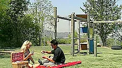 Couple goes naked in open to enjoy sex