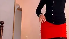 Big ass milf masturbates on cam