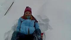 Very horny amateur braves the snow for an outdoors pussy toying session
