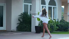 Carmen Caliente sucks Danny Mountain off before rough pussy drilling