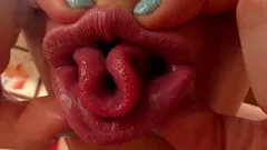 Solo model Riley Rixon pleasuring her pussy using toys