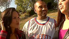 Maiden coping up with big black cock in interracial ffm