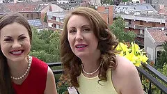 Kinky bimbo love sitting on a hard cock