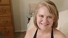 Horny mature toying her pussy and vibrating her clit