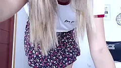 Sweet Teen Entertains On Cam