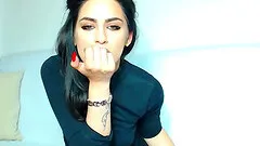 Sensual Milf Camwhore Fucking Self On Webcam