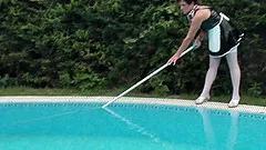 Seduced mature lesbian widening legs when licked outdoor