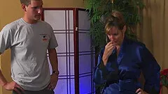 A mom amateur has a pervert for a boyfriend