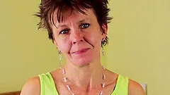 Mature tart strips down and pleasures her orgasmic cunt with fingers