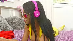 Chocolate chick puts her head into washing machine during the drilling