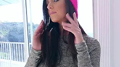 Giddy sex bomb has her mouth filled with a pulsating pecker close up