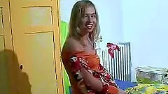 A naught coed uses her fingers to make herself cum