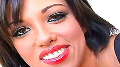 Jenny Hendrix uses a variety of toys to make herself cum