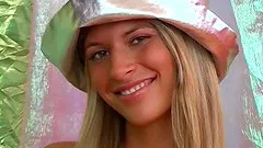 Breathtaking beauty with a great smile gets naughty with a dildo