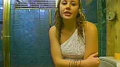 Amateur teen gets facial cumshot after a good handjob